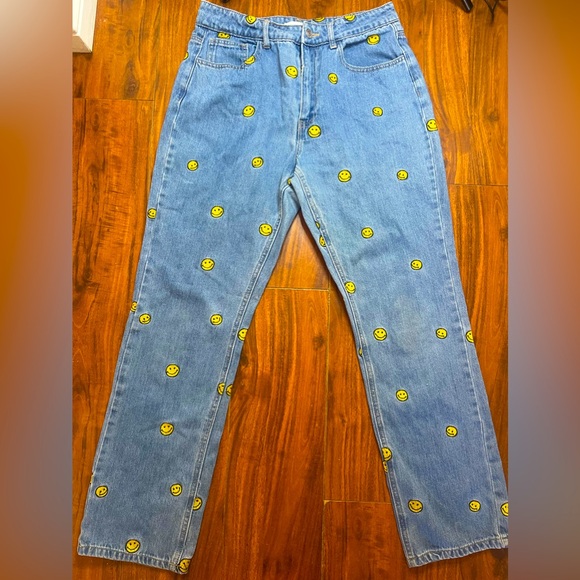 Forever 21 Denim - 90’s smiley 😊 face jeans. So cute with crop top.